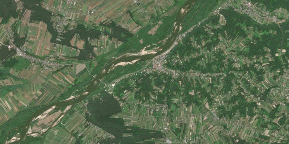 Satellite image of the Vistula near Kazimierz Dolny, 2 July 2025